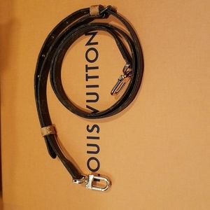 💠Louis Vuitton® Monogram Vintage Crossbody Strap